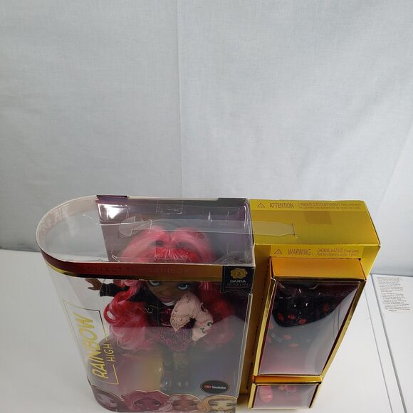 MGA Entertainment Rainbow High Series 3 Daria Roselyn Pink Hair Fashion Doll - Picture 11 of 16